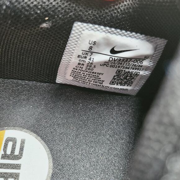 Mens Size 8 Nike Sneakers Air Max DN Low Triple Black Metallic Gray DV3337-006